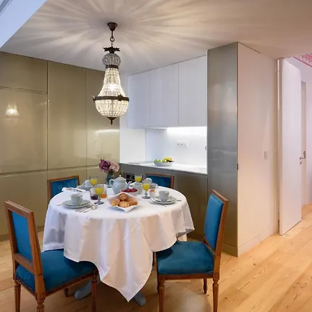 Once Upon Lisboa Family Units *