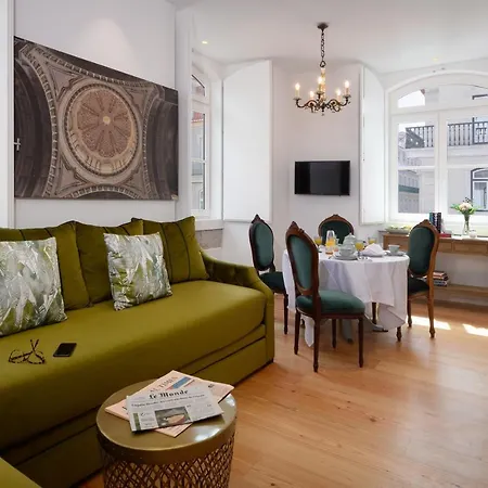 Once Upon Lisboa Family Units *